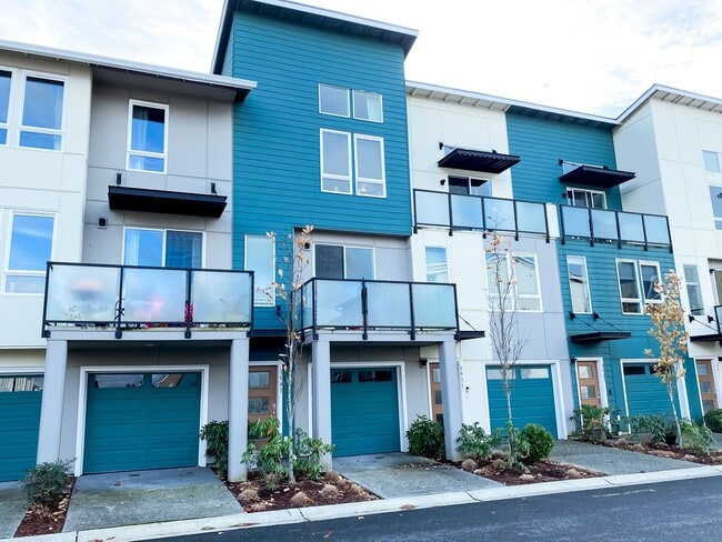 Building Photo - Modern 2-bed, 2-bath Townhome in Shoreline.