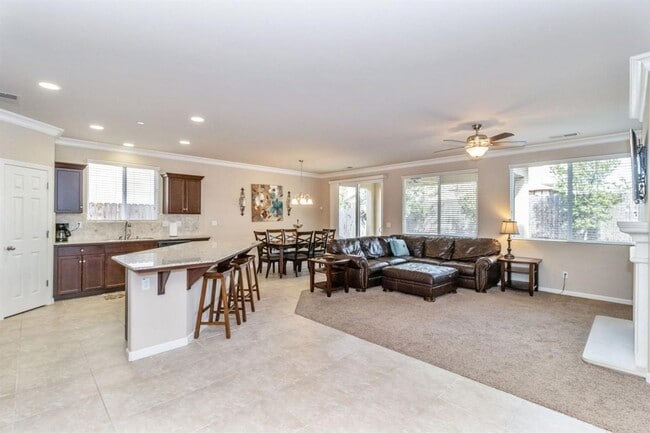 Photo - Newly Built 3/2 near Clovis East High School