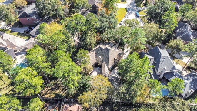 Photo - MOVE IN READY! Cream-of-the-crop location in the heart of the cul-de-sac!