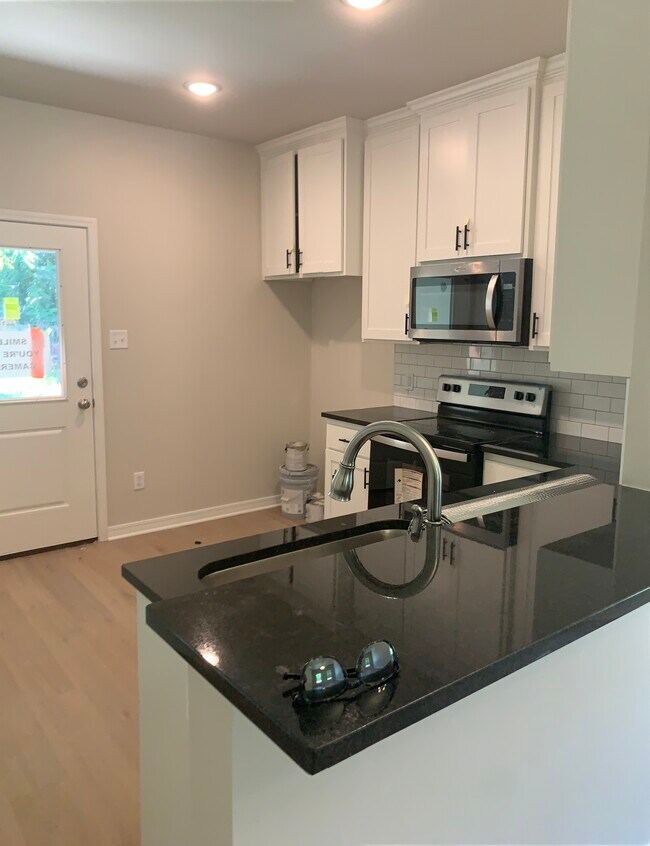 Photo - 1400 N Seventh St