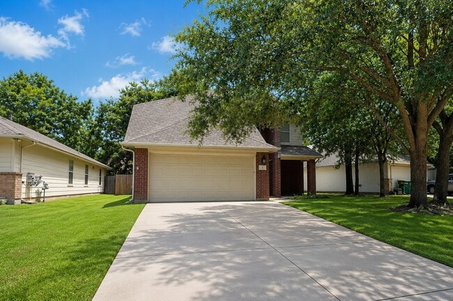 Building Photo - 6 Thicket Grove Pl