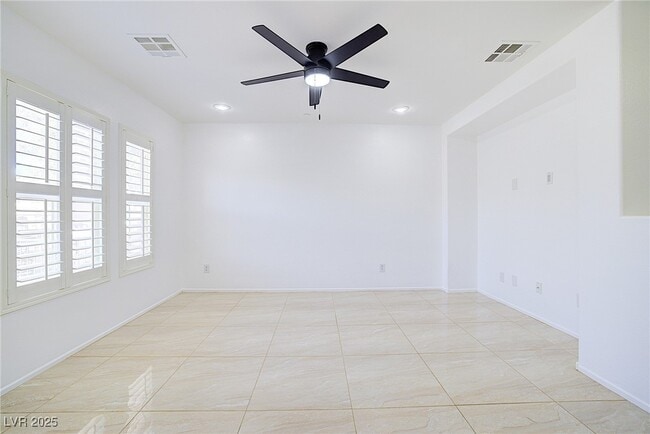 Photo - 2120 Waterlily View St