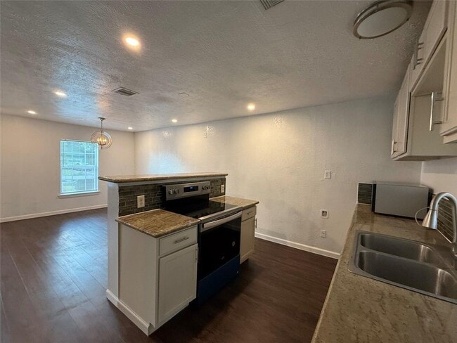 Photo - 9433 Rosehaven Dr