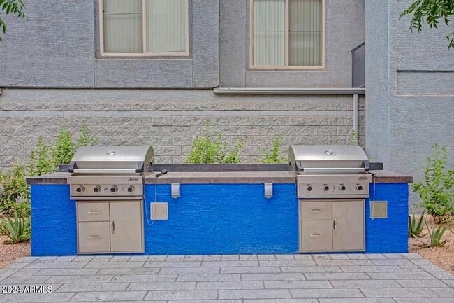 Photo - 1033 N Parkside Dr Unit 2