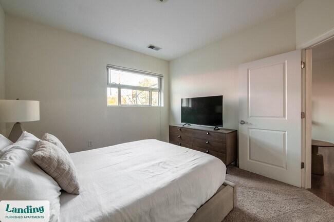 Photo - 2001 E Broad St Unidad 105