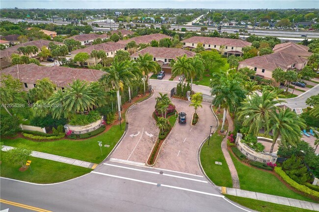 Photo - 129 Riverwalk Cir E