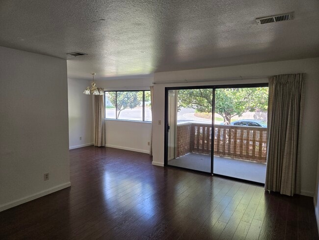 Photo - 16989 Sorrel Way