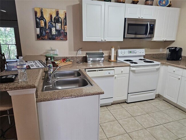 Photo - 8815 Grand Palms Cir Unidad B