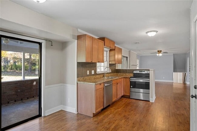 Photo - 2857 Fontainebleau Dr