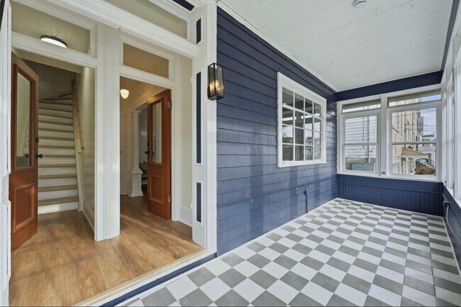 Photo - 114 Oak St