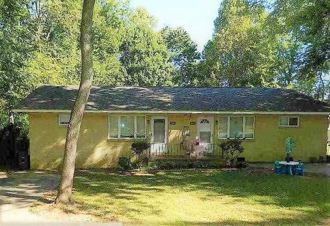 Photo - 304 Wind Ave NW