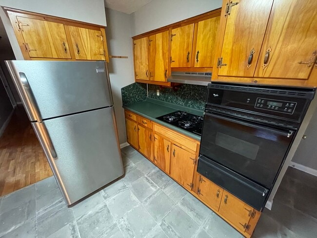 Photo - Brick Home w/ Detached Garage For Rent Shelbyville