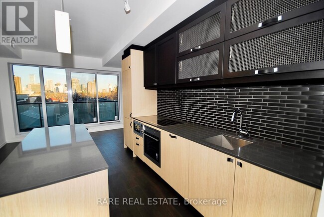 Photo - 783 Bathurst St Unit 403