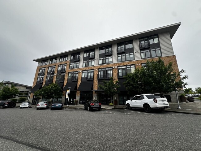 Building Photo - Best Unit in the Drake building!