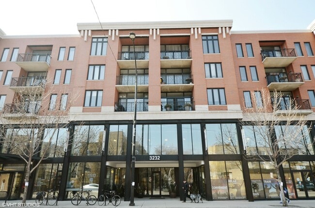 Photo - 3232 N Halsted St Unidad D804