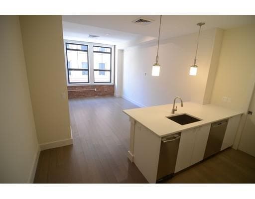 Building Photo - 121 Portland St Unit 305