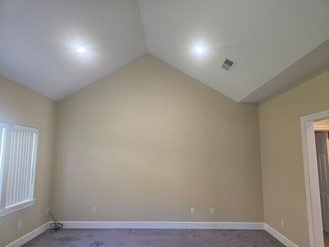 Photo - 3 bed 2 bath Home for Rent in Grants Pass