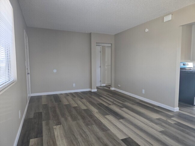 Photo - 1332 N Norma St