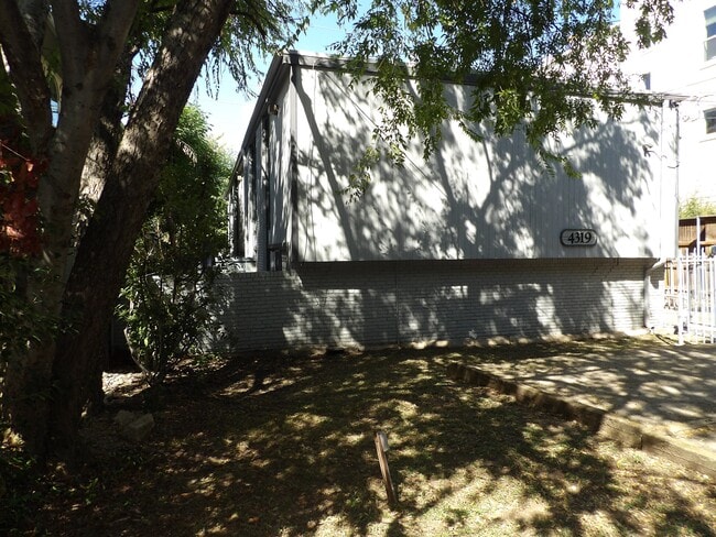 Building Photo - 4319 Buena Vista St Unit 4