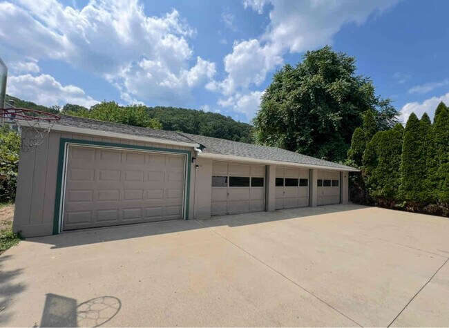 Photo - 729 Liberty St Unit 1