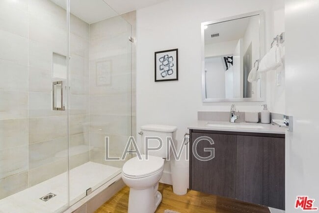 Photo - 4637 Laurel Canyon Blvd