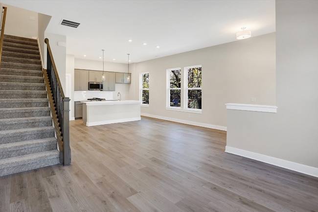 Photo - 210 Gilder Dr