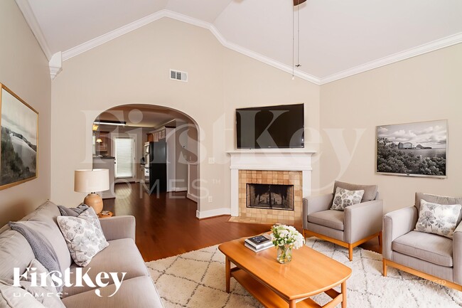 Photo - 283 Stonecreek Pl