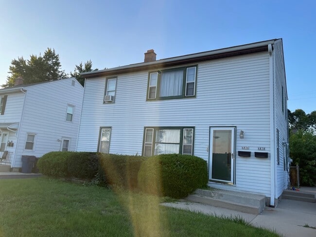 Building Photo - 6838 W Oklahoma Ave Unit 6838 W Oklahoma Ave Upper