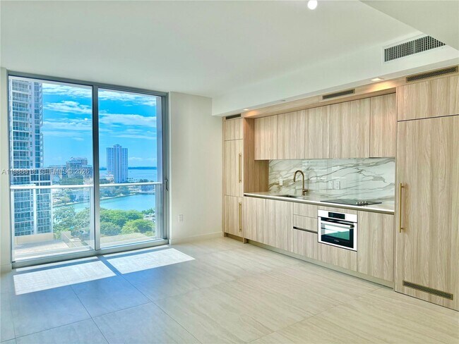 77 SE 5th St Unit 1615