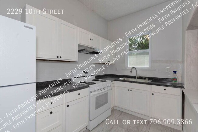 Photo - 2229 10th St