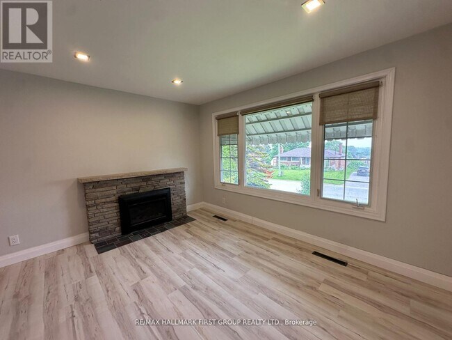 Photo - 714 Tennyson Ave
