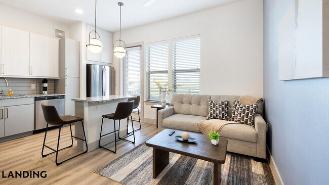 Photo - 13701 Montfort Dr Unidad 1307