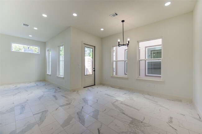 Photo - 2915 El Fenice Ln