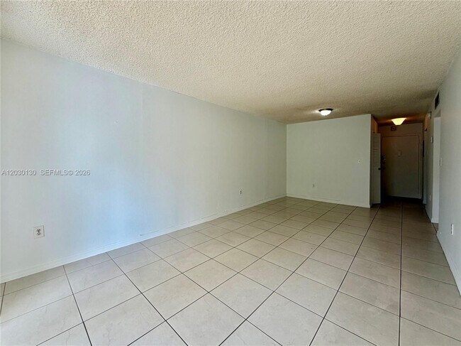 Photo - 901 SW 37th Ave Unidad 25