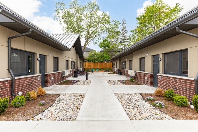 Photo - 786 Southwood Way
