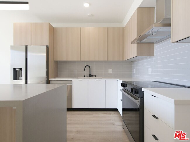 Photo - 5657 Virginia Ave Unidad 302