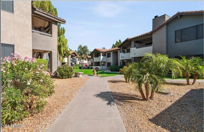 Building Photo - 4909 W Joshua Blvd Unit 2