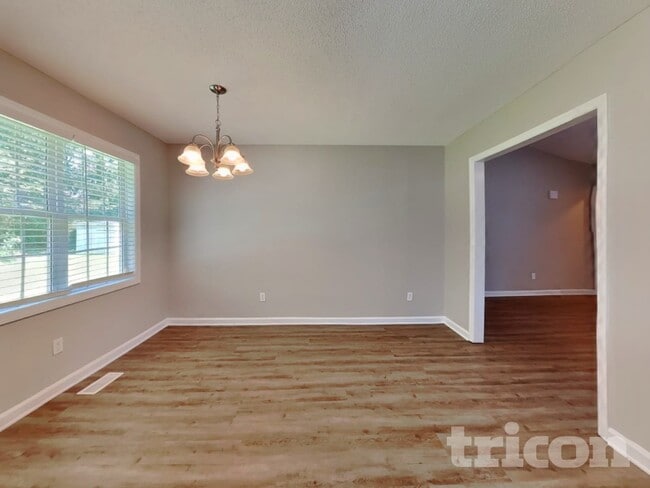Photo - 2112 McKinnon Dr