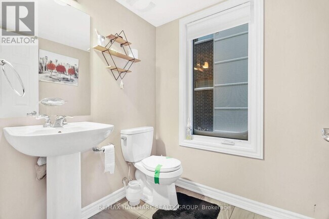 Photo - 565 Ozawa Private