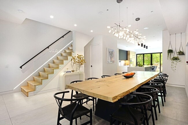 Photo - 166 Grand St Condo