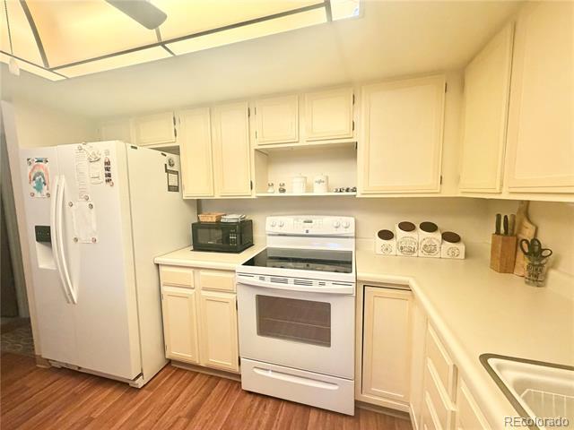 Building Photo - 13890 E Marina Dr Unit 305