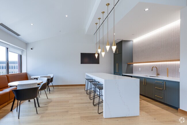 Resident Lounge - Laurel Village