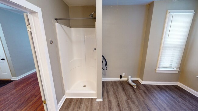 Photo - 117 E Morgan St