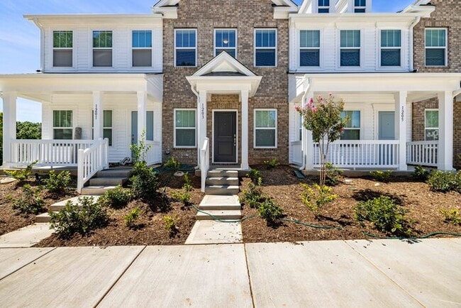Photo - Two bedroom 2 1/2 a townhome, Near McAdenv...