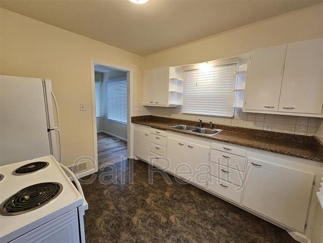 Photo - 4723 N Cedar St