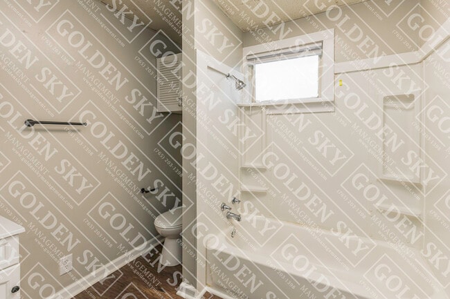 Photo - 805 W Main St Unit 1