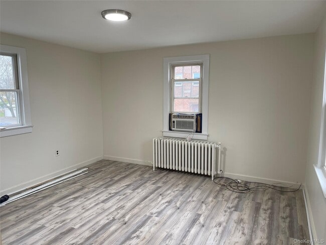 Building Photo - 370 Stewart Ave Unit 2