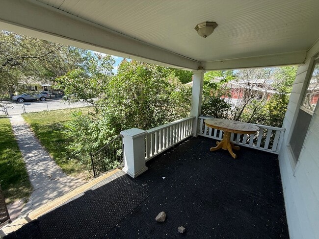 Photo - 825 N Broadway Ave Unit 825-1