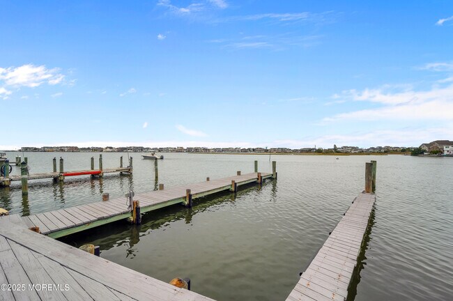 Photo - 28 Harborside Dr E