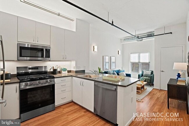 Photo - 1300 N Street NW-#106 Unidad #106